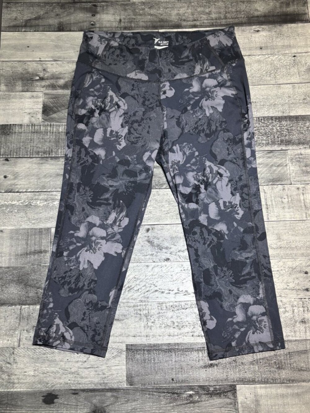 Old Navy Go Dry Floral Capri